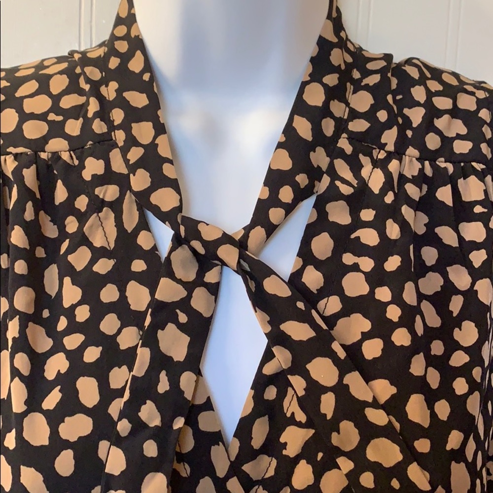 XXI Black and Tan Sleeveless Button Tie Neck SZ S - Picture 2 of 6
